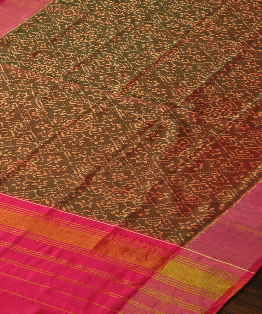 Handloom_Hot_Pink_And_Green_Pure_Mulberry_Silk_Ikat_Patola_Dupatta_WeaverStory_03