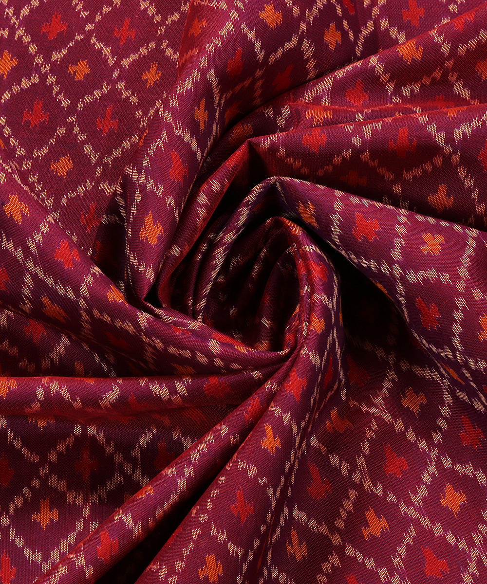 Purple_And_Red_Handloom_Pure_Mulberry_Silk_Single_Ikat_Patola_Dupatta_WeaverStory_05