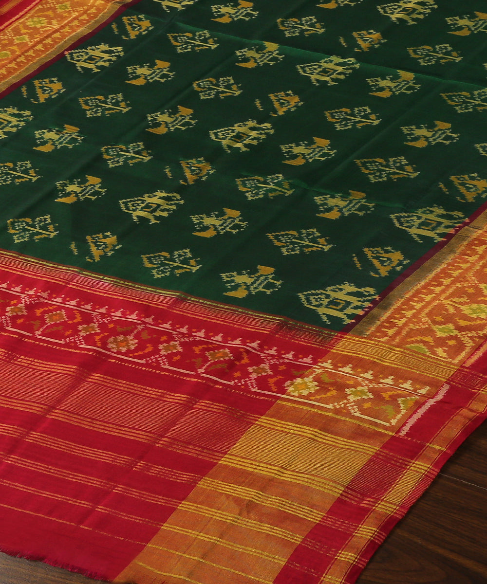 Handloom_Green_And_Pink_Pure_Mulberry_Silk_Dupatta_With_Tissue_Border_WeaverStory_03