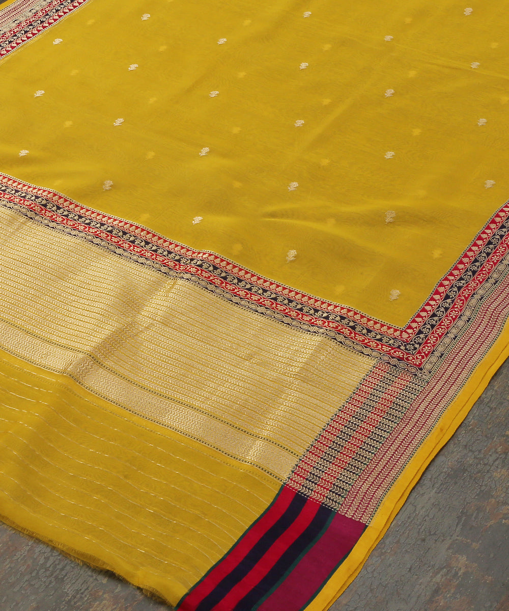 Handloom_Yellow_Kora_Silk_Banarasi_Dupatta_With_Golden_Booti_WeaverStory_03