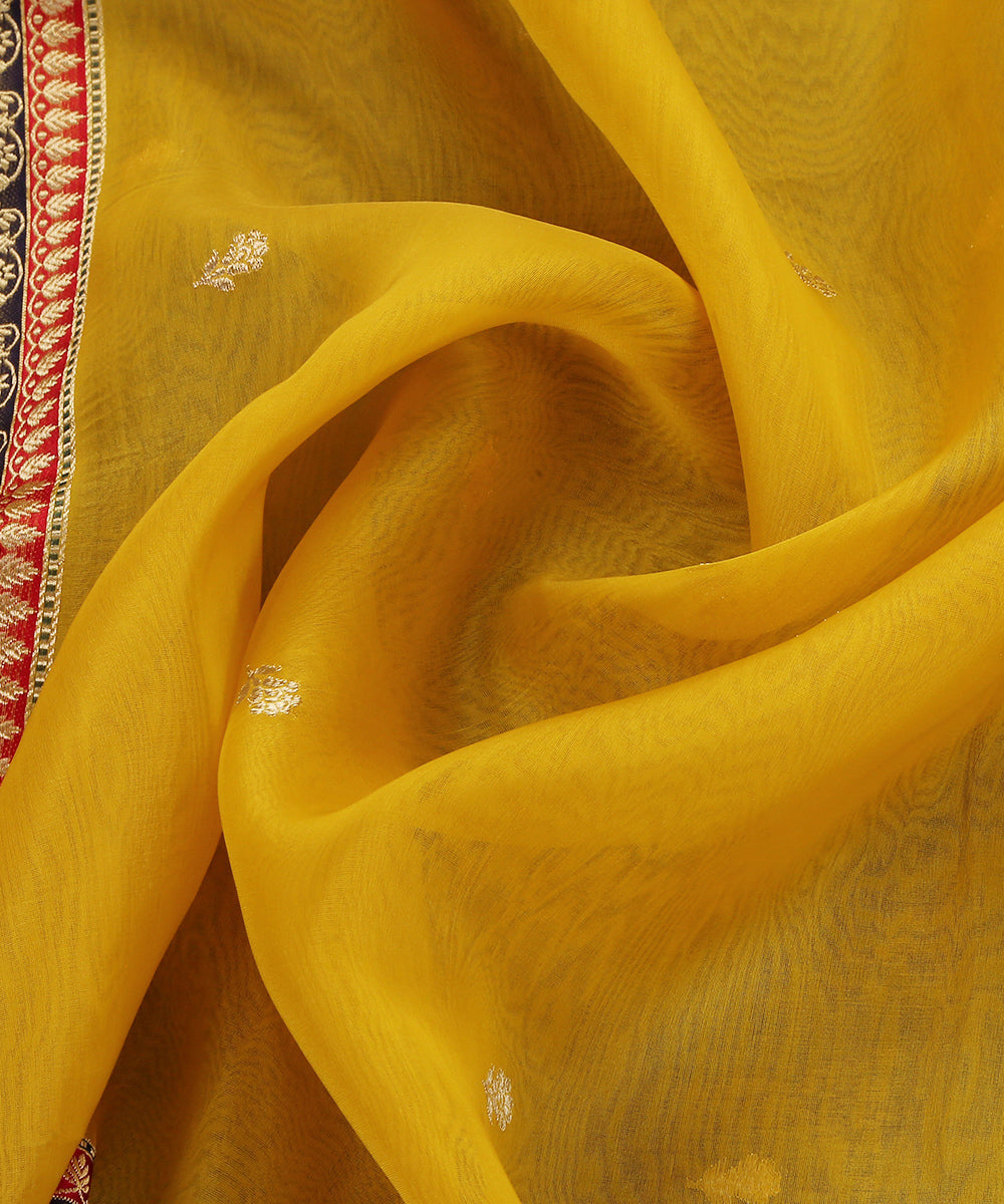 Handloom_Yellow_Kora_Silk_Banarasi_Dupatta_With_Golden_Booti_WeaverStory_05