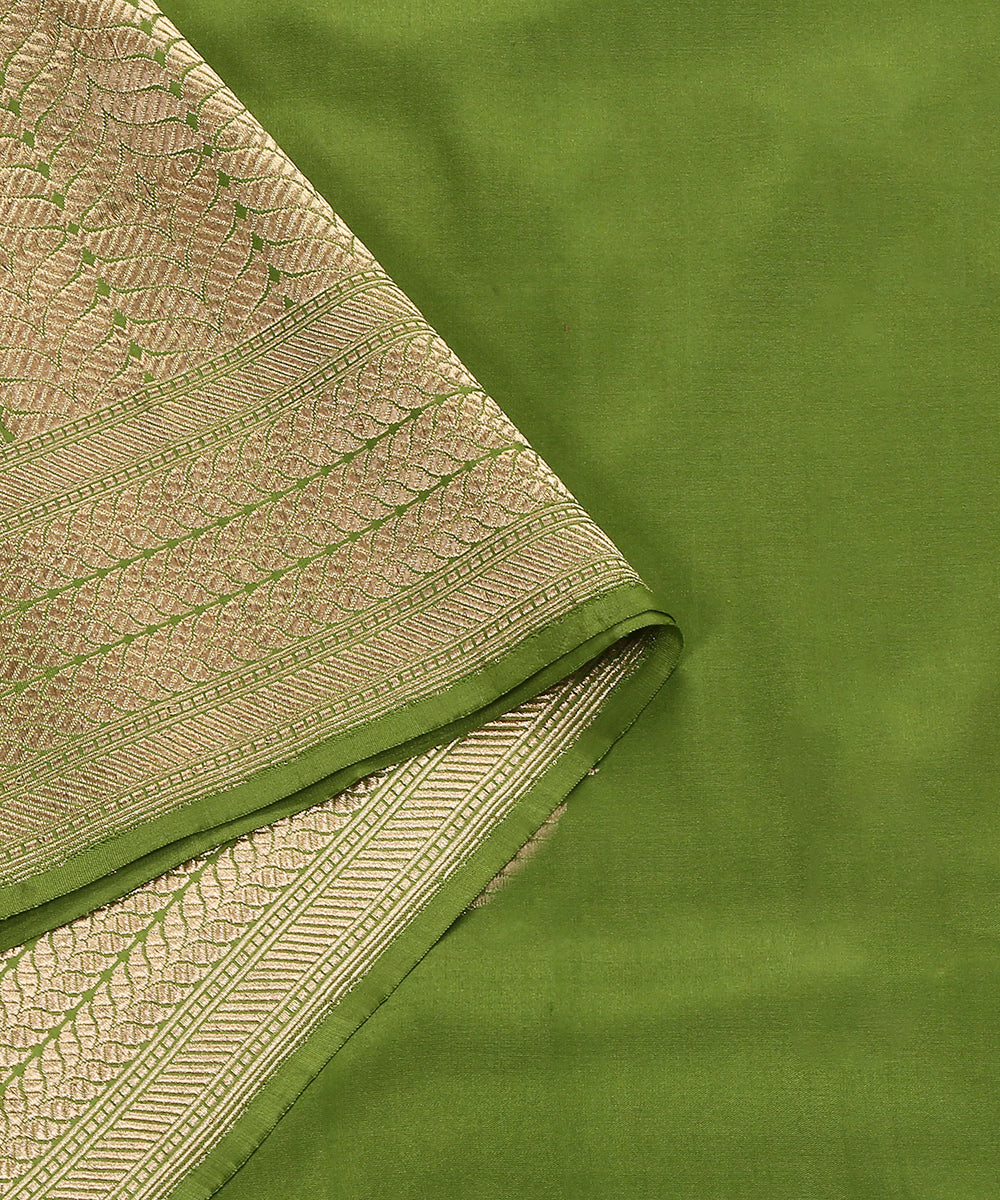 Green_Handloom_Katan_Silk_Banarasi_Dupatta_With_Pomegranate_Booti_WeaverStory_04