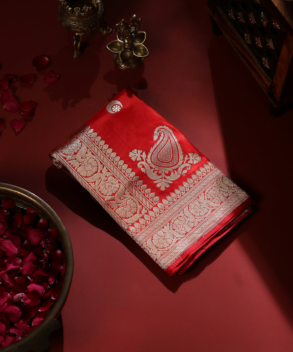 Red_Handloom_Pure_Katan_Silk_Banarasi_Dupatta_With_Chaand_Boota_WeaverStory_01
