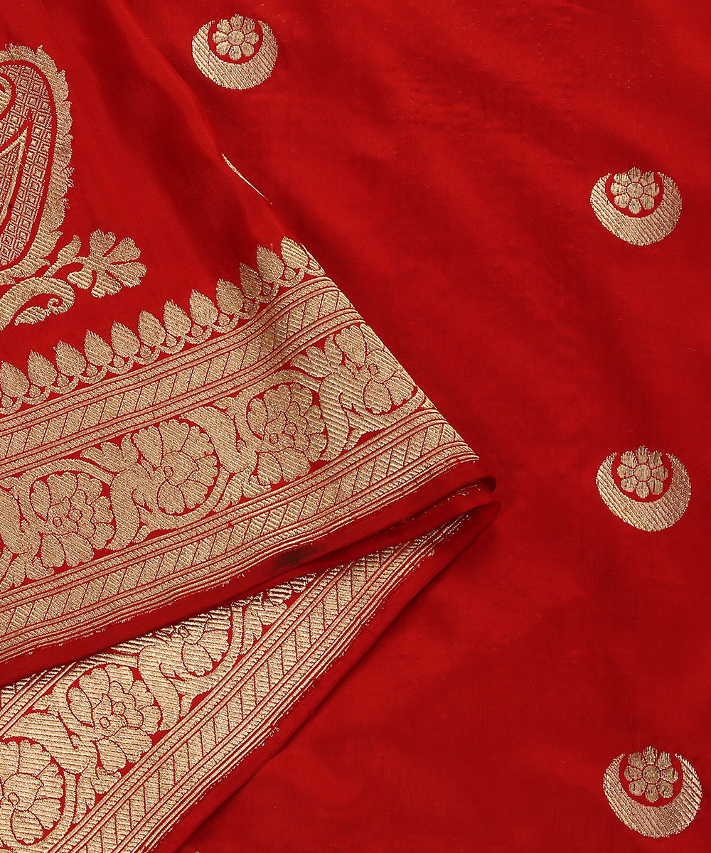 Red_Handloom_Pure_Katan_Silk_Banarasi_Dupatta_With_Chaand_Boota_WeaverStory_04
