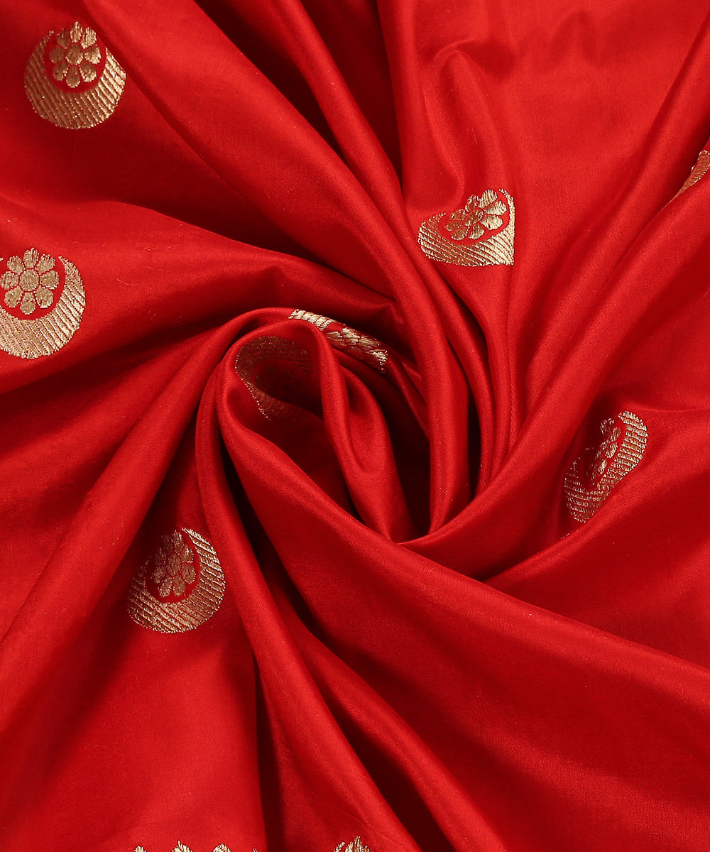 Red_Handloom_Pure_Katan_Silk_Banarasi_Dupatta_With_Chaand_Boota_WeaverStory_05