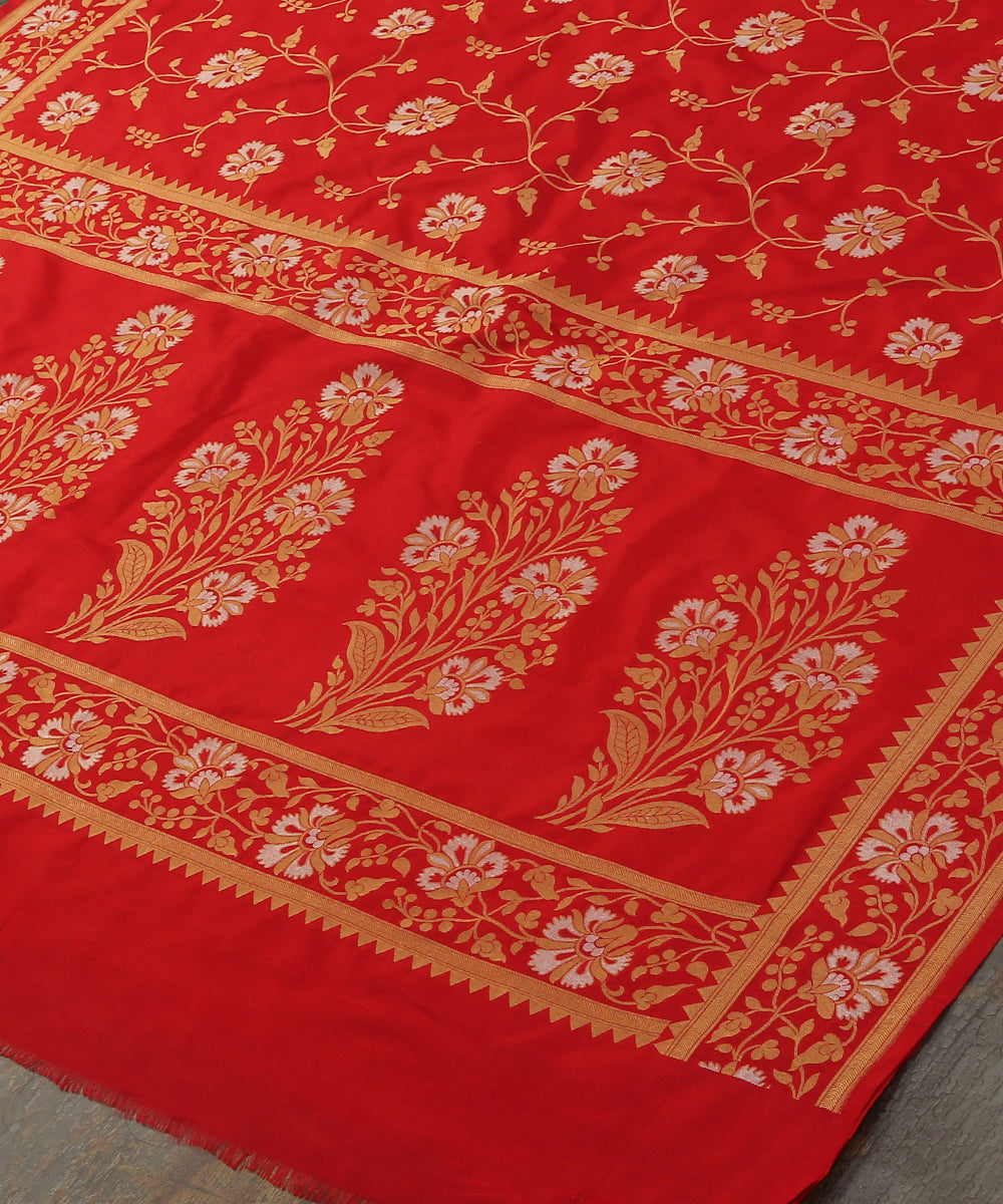 Red_Handloom_Pure_Katan_Silk_Banarasi_Dupatta_With_Sona_Rupa_Floral_Jaal_WeaverStory_03