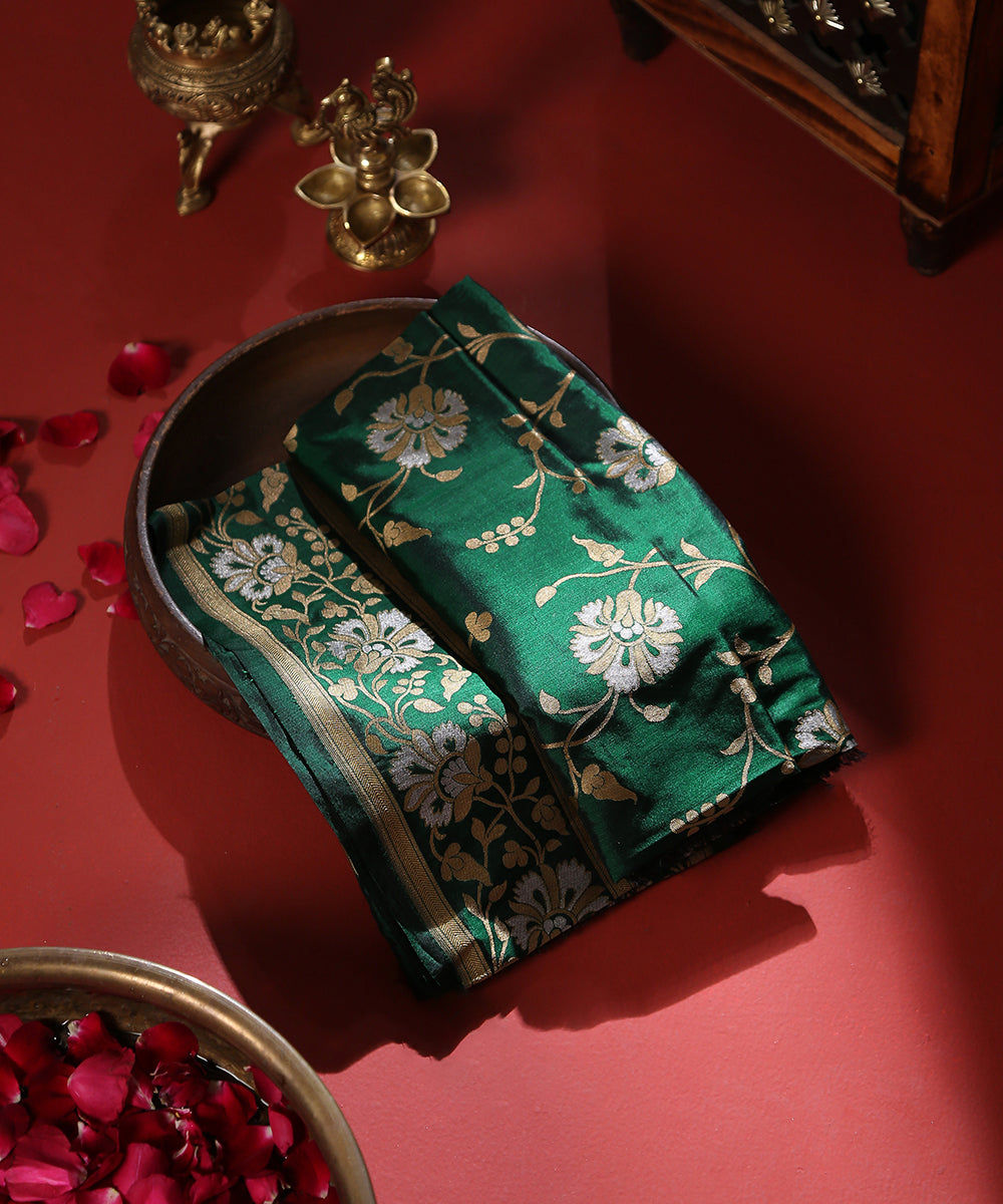 Handloom_Green_Pure_Katan_Silk_Banarasi_Dupatta_With_Sona_Rupa_Floral_Jaal_WeaverStory_01