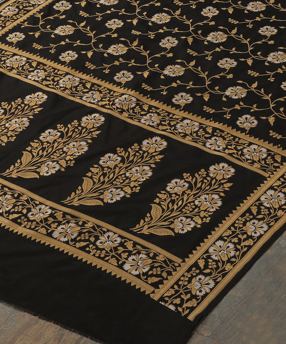 Black_Handloom_Pure_Katan_Silk_Banarasi_Dupatta_With_Sona_Rupa_Floral_Jaal_WeaverStory_03