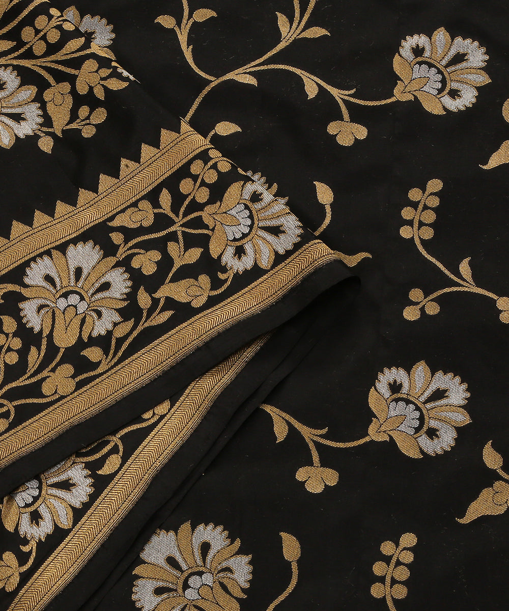 Black_Handloom_Pure_Katan_Silk_Banarasi_Dupatta_With_Sona_Rupa_Floral_Jaal_WeaverStory_04