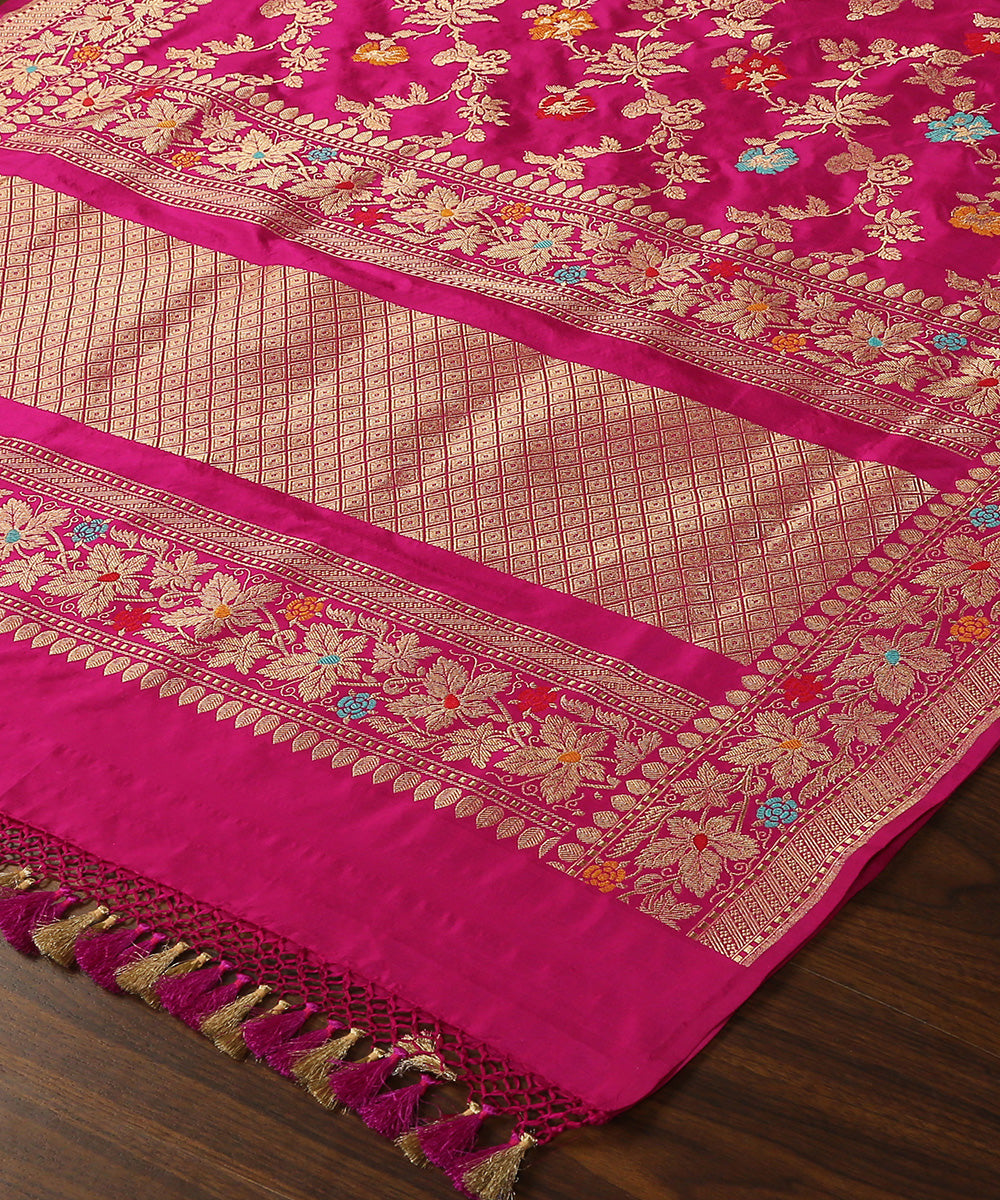 Handloom_Dark_Magenta_Pure_Katan_Silk_Banarasi_Dupatta_With_Kadhwa_Jaal_WeaverStory_03