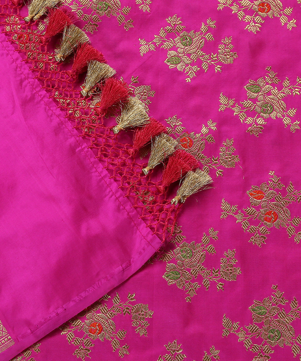 Magenta_Handloom_Pure_Katan_Silk_Banarasi_Dupatta_With_Kadhwa_Jaal_And_Meena_Booti_WeaverStory_04