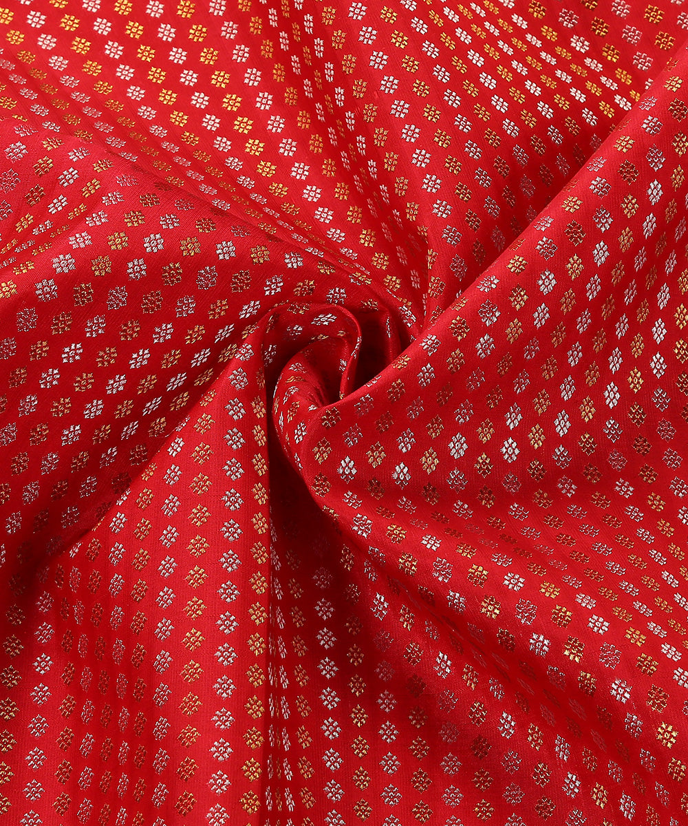 Red_Handloom_Pure_Silk_Shikargah_Kanjivaram_Dupatta_With_Real_Zari_Border_WeaverStory_05