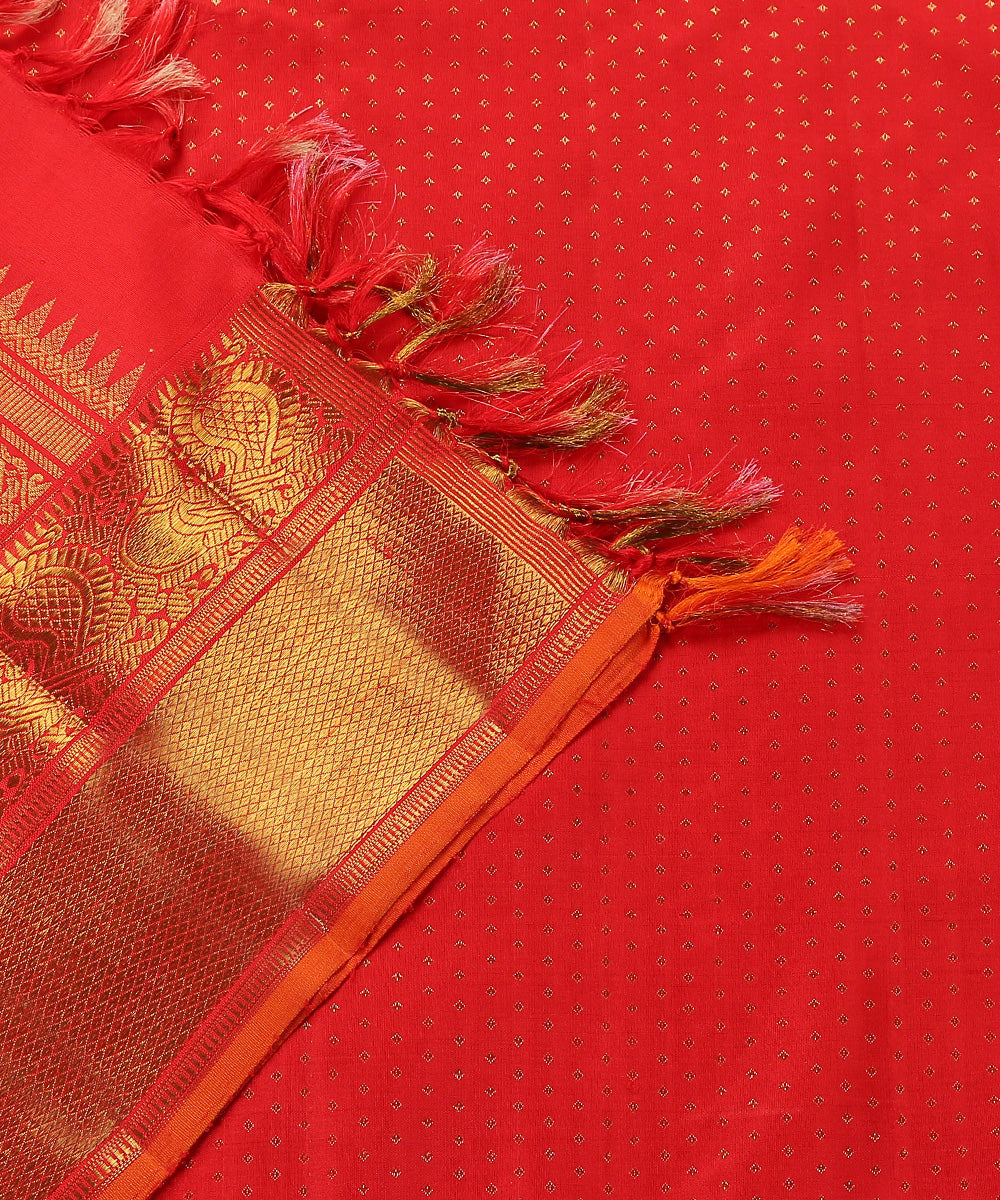 Handloom_Red_Pure_Silk_Shikargah_Kanjivaram_Dupatta_With_Real_Zari_Border_WeaverStory_04