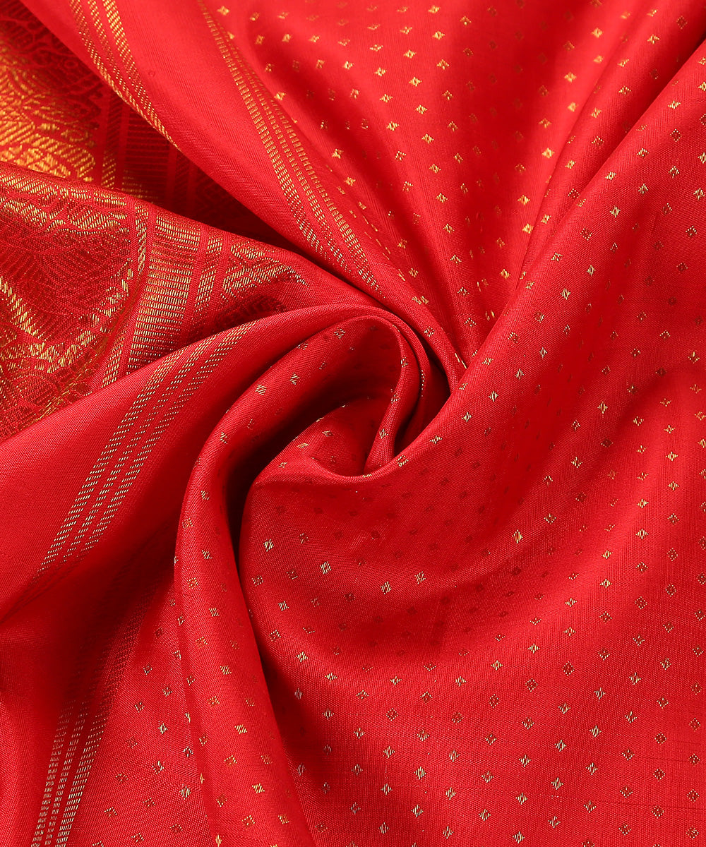 Handloom_Red_Pure_Silk_Shikargah_Kanjivaram_Dupatta_With_Real_Zari_Border_WeaverStory_05