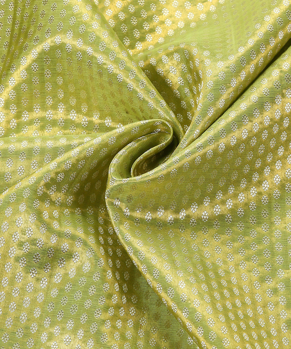 Handloom_Neon_Green_Pure_Silk_Kanjivaram_With_Zari_Big_Border_Dupatta_WeaverStory_05