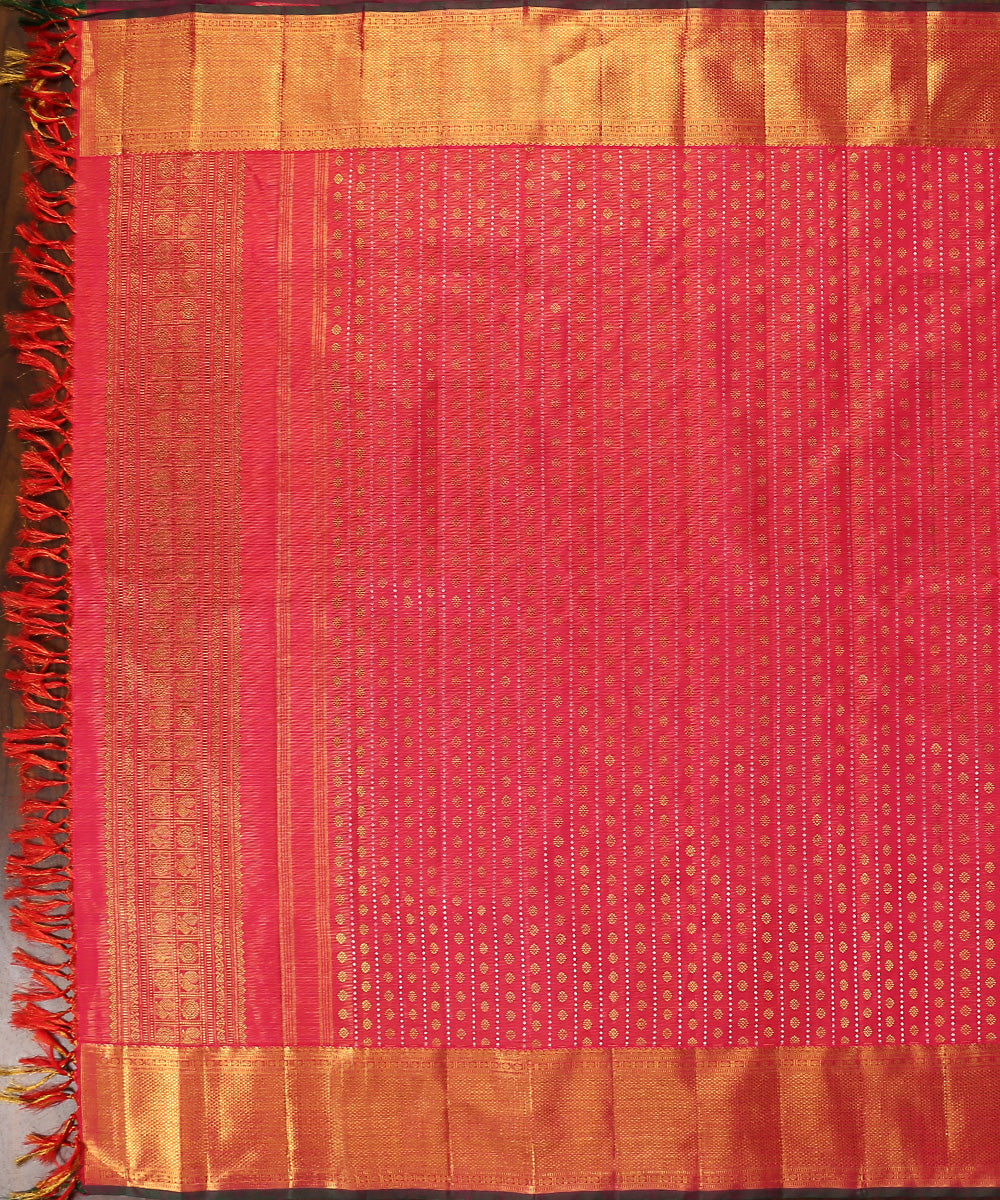 Pink_And_Gold_Handloom_Pure_Silk_Vaira_Oosi_Kanjivaram_Dupatta_With_Pure_Zari_WeaverStory_02
