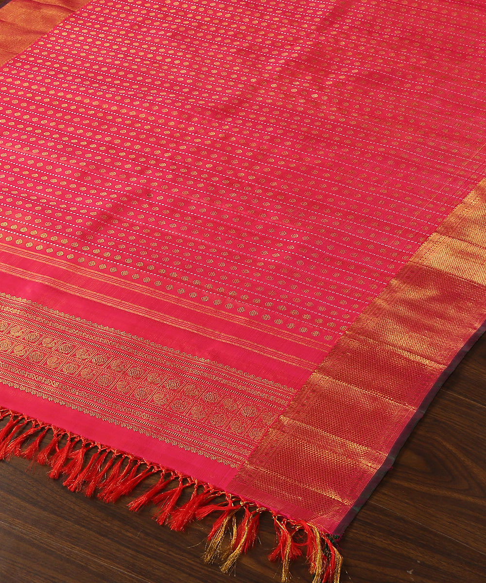 Pink_And_Gold_Handloom_Pure_Silk_Vaira_Oosi_Kanjivaram_Dupatta_With_Pure_Zari_WeaverStory_03