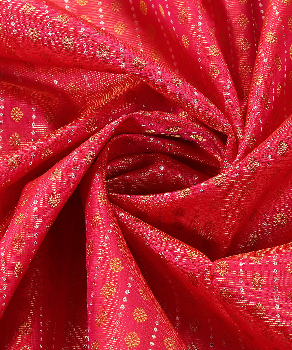 Pink_And_Gold_Handloom_Pure_Silk_Vaira_Oosi_Kanjivaram_Dupatta_With_Pure_Zari_WeaverStory_05