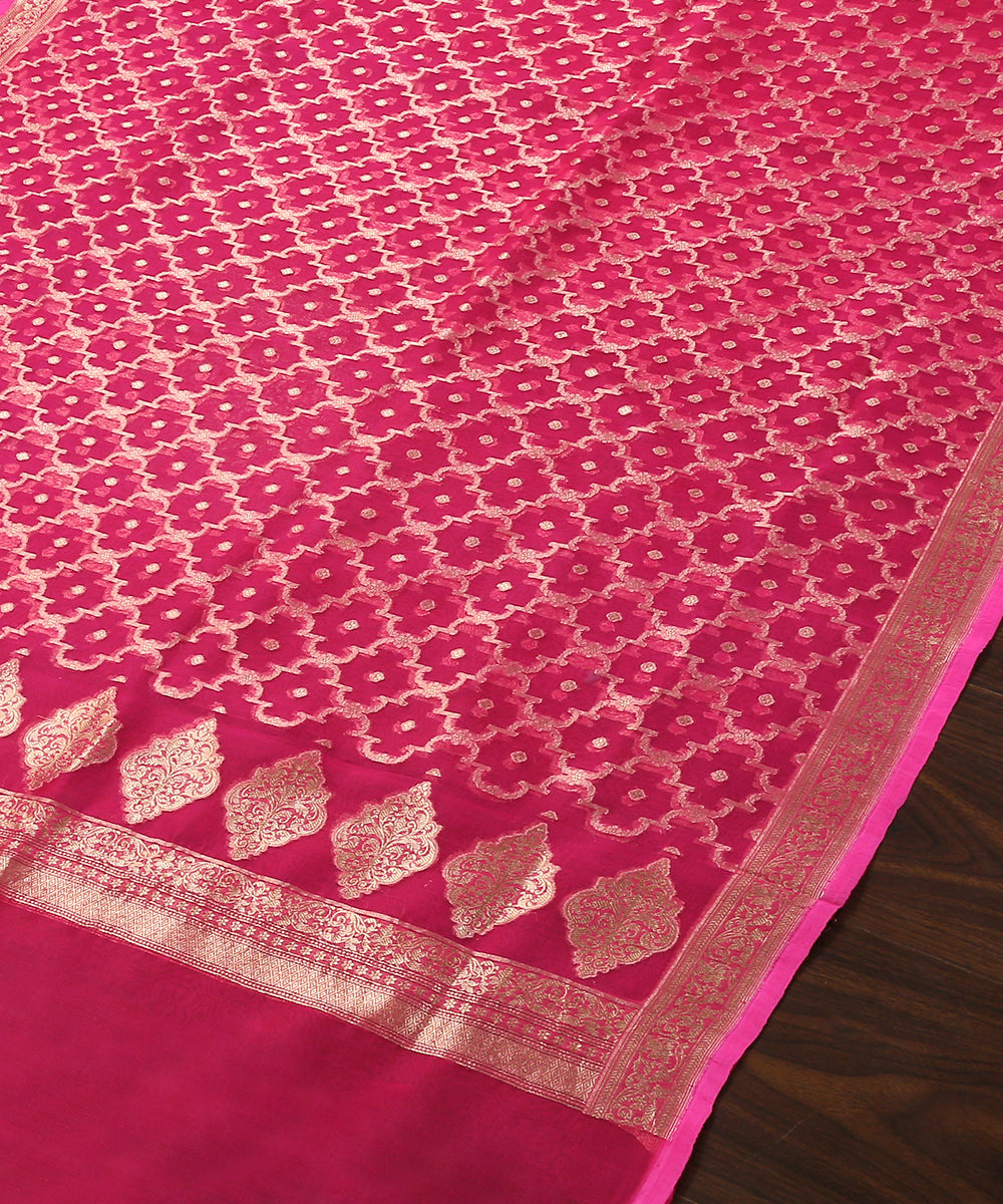 Handloom_Rani_Pink_Pure_Organza_Banarasi_Dupatta_With_Cutwork_Jaal_WeaverStory_03