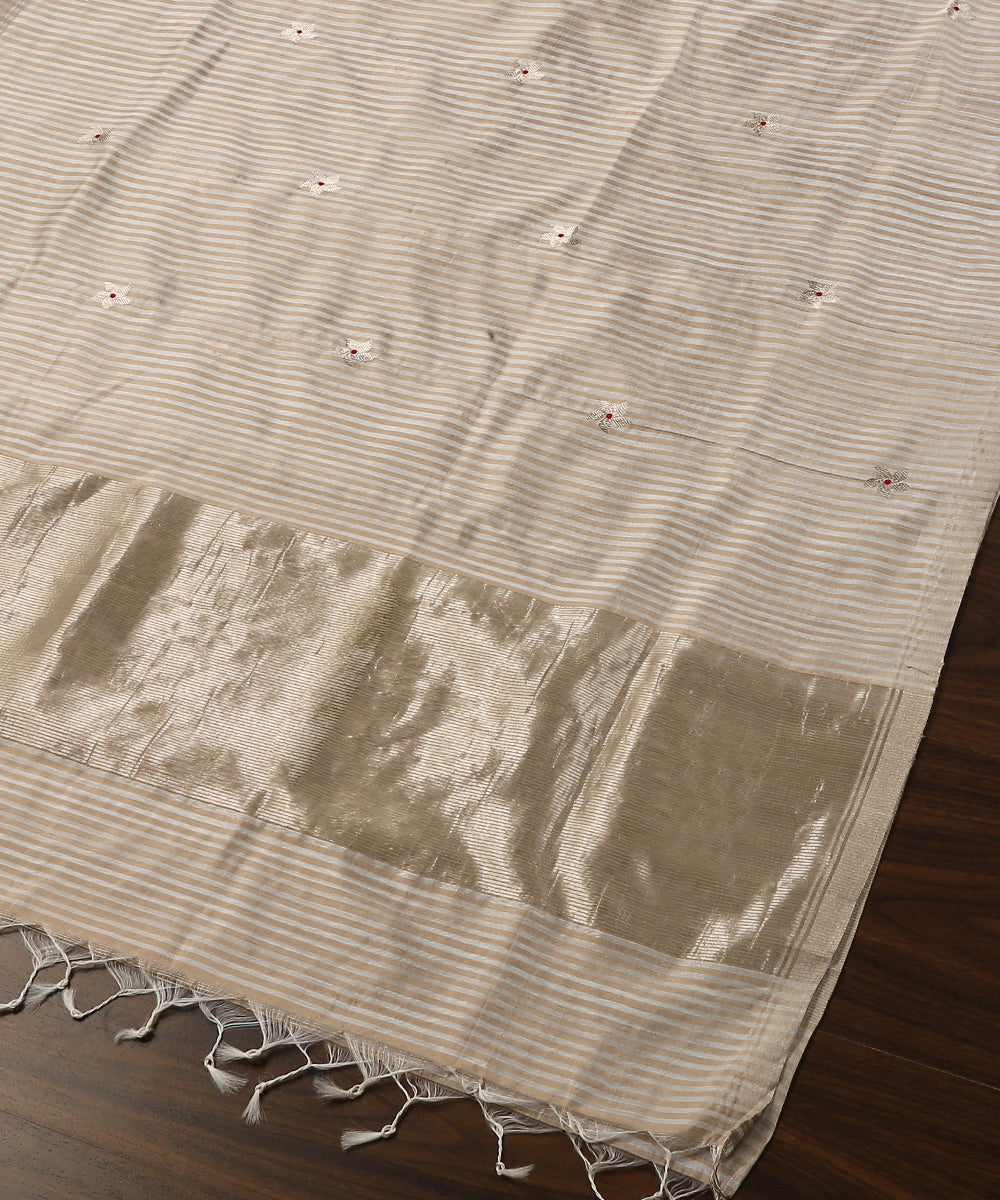 Handloom_Cream_And_White_Striped_Chanderi_Silk_Dupatta_With_5_Petal_Flower_Booti_WeaverStory_03