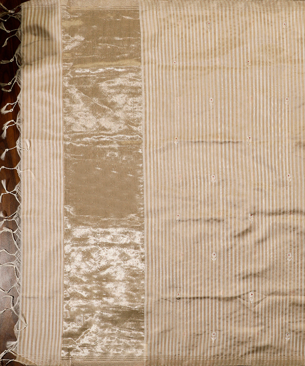 Handloom_Cream_White_Striped_Banarasi_Dupatta_With_5_Petal_Flower_Booti_WeaverStory_02