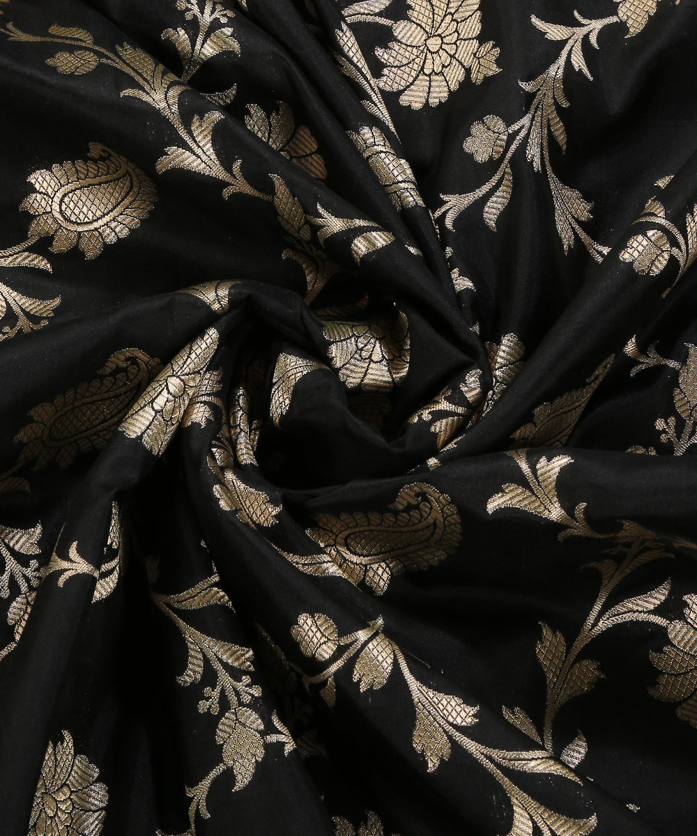 Black_Handloom_Pure_Katan_Silk_Banarasi_Dupatta_With_Paisley_Jaal_WeaverStory_05