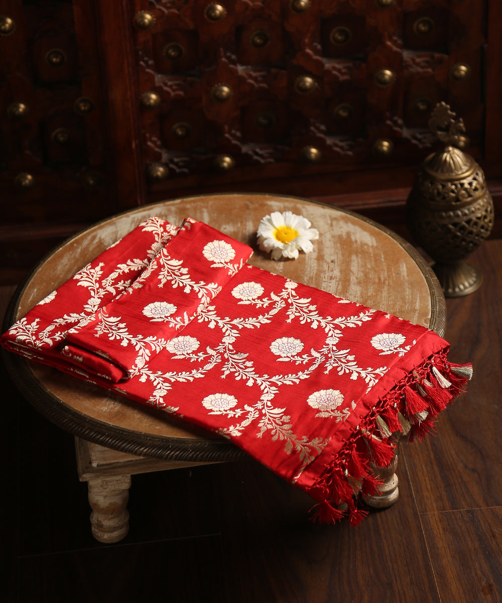 Red_Handloom_Pure_Katan_Silk_Banarasi_Dupatta_With_Sona_Rupa_Meenakari_Jaal_WeaverStory_01