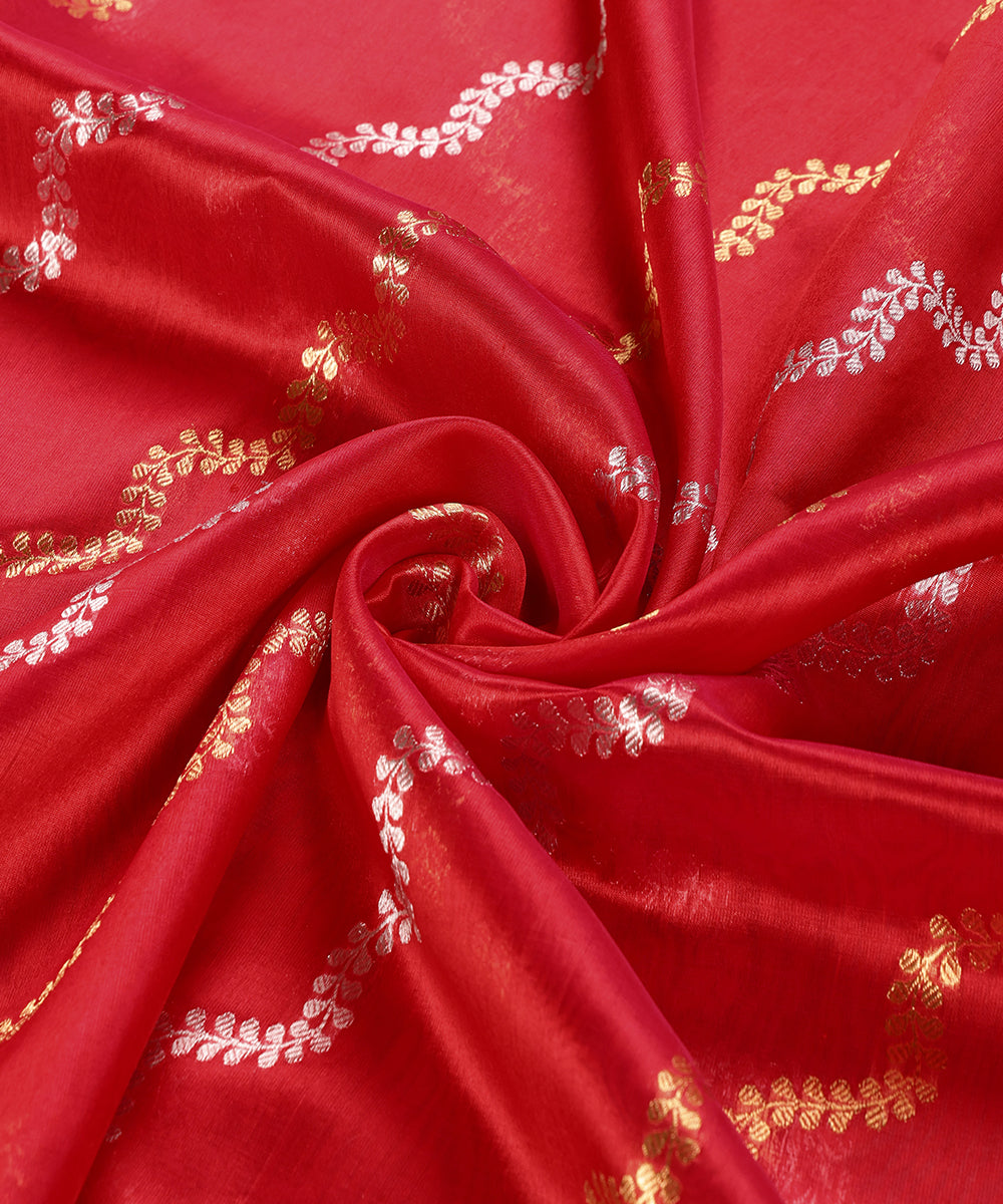 Handloom_Red_Double_Shade_Pure_Chanderi_Silk_Dupatta_With_Sona_Rupa_Jaal_WeaverStory_05