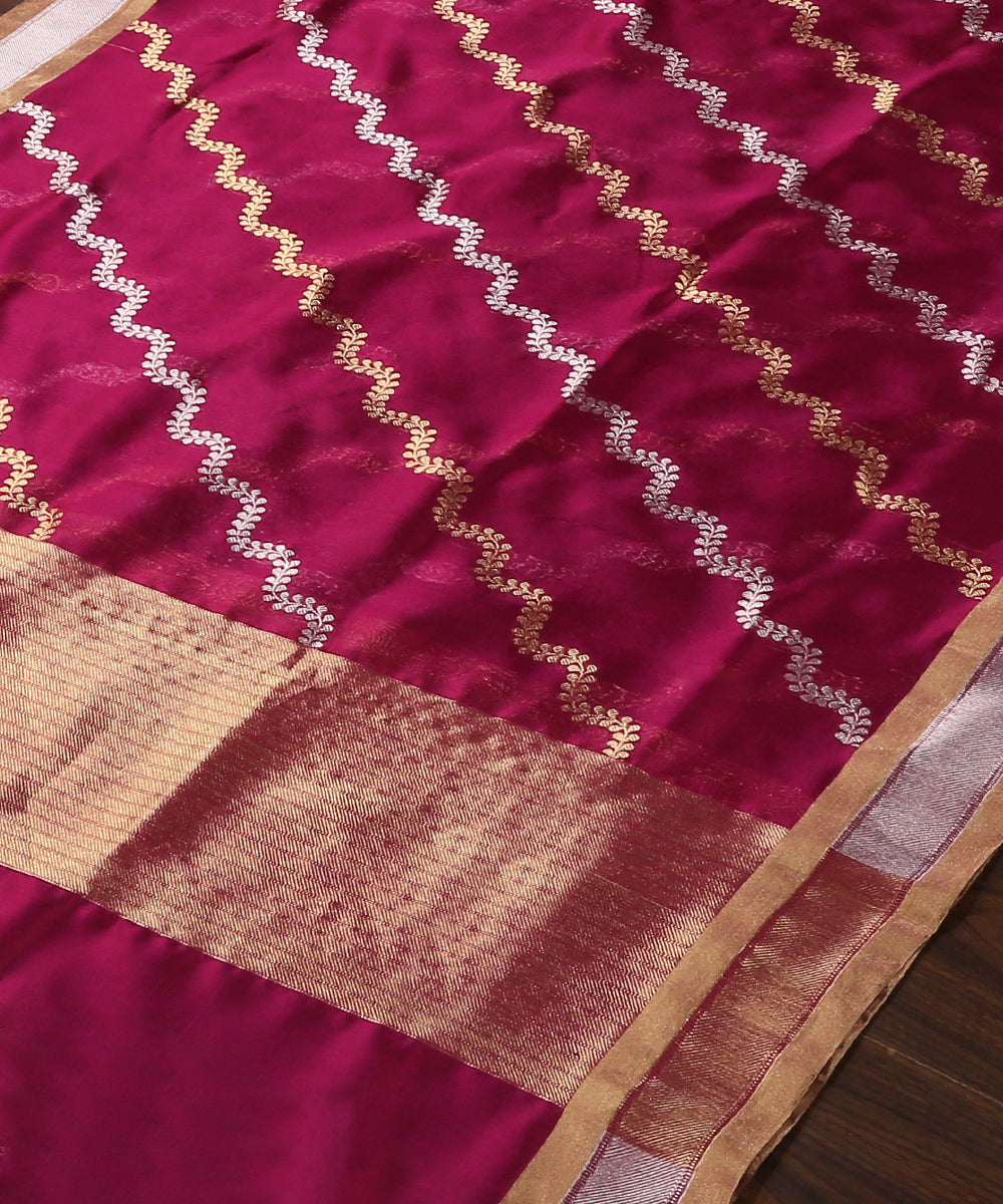 Handloom_Purple_Pure_Chanderi_Silk_Dupatta_With_Sona_Rupa_Jaal_WeaverStory_03