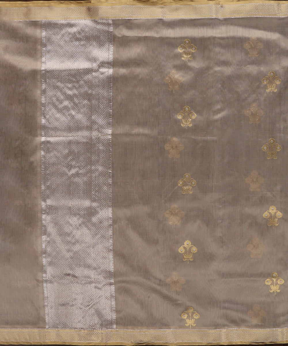 Grey_Handloom_Pure_Chanderi_Silk_Dupatta_With_Lotus_And_Three_Flower_Booti_WeaverStory_02