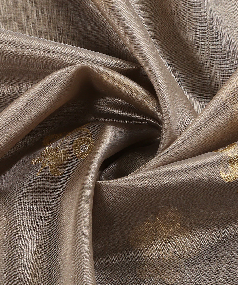 Grey_Handloom_Pure_Chanderi_Silk_Dupatta_With_Lotus_And_Three_Flower_Booti_WeaverStory_05