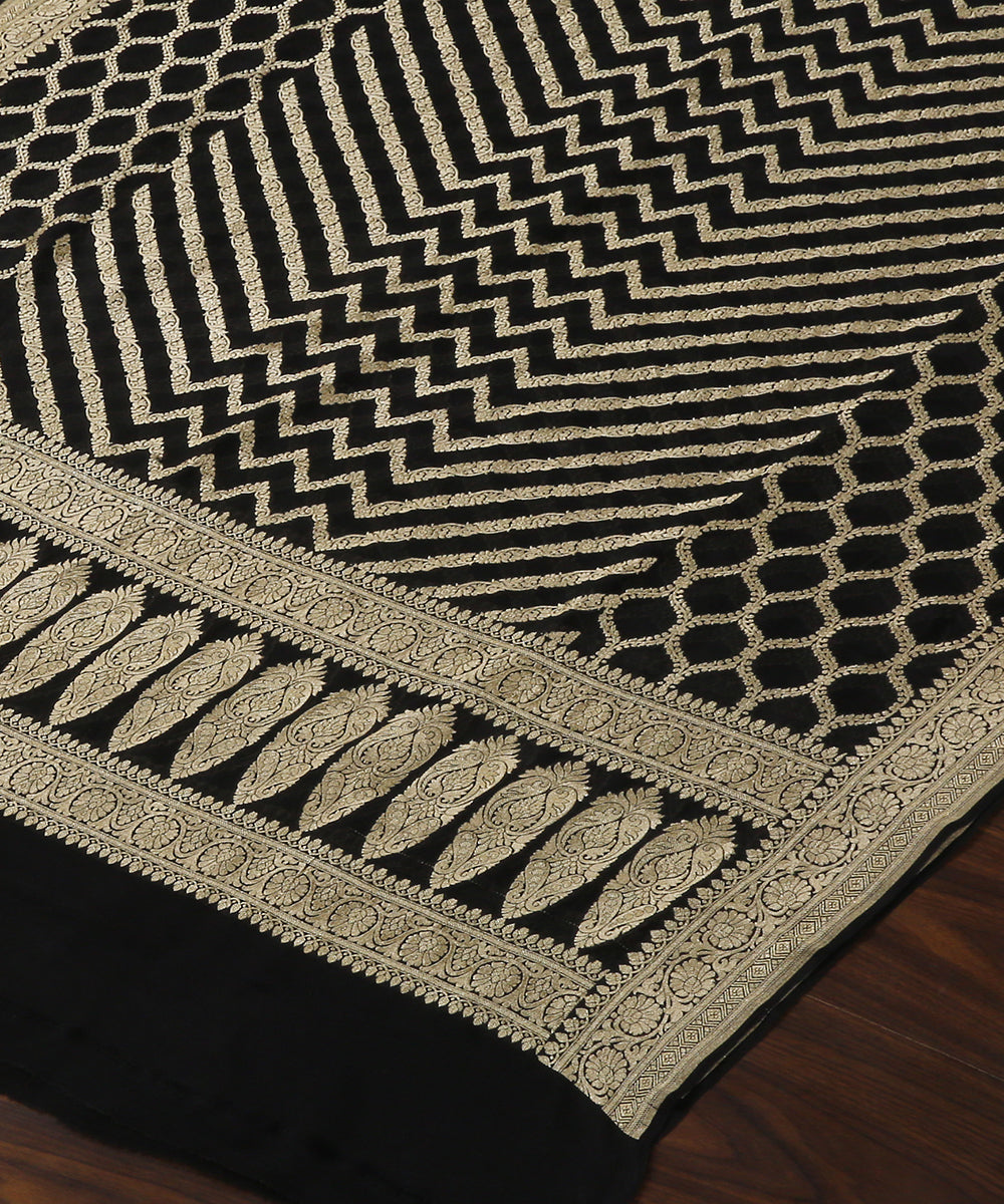 Black_Handloom_Pure_Georgette_Banarasi_Bandhej_Dupatta_With_Cutwork_Jaal_WeaverStory_03