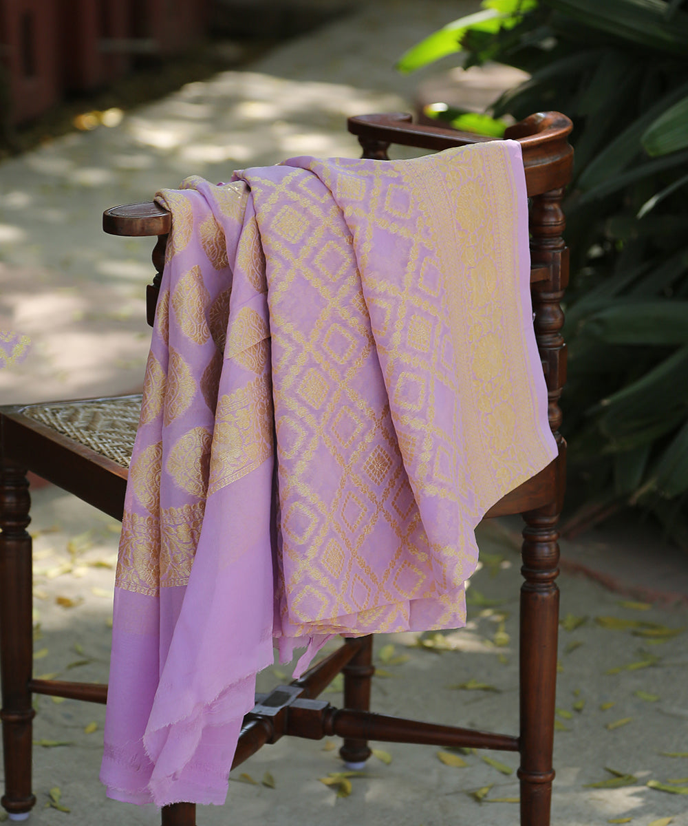 Lavender_Handloom_Pure_Georgette_Banarasi_Bandhej_Dupatta_With_Cutwork_Jaal_WeaverStory_01