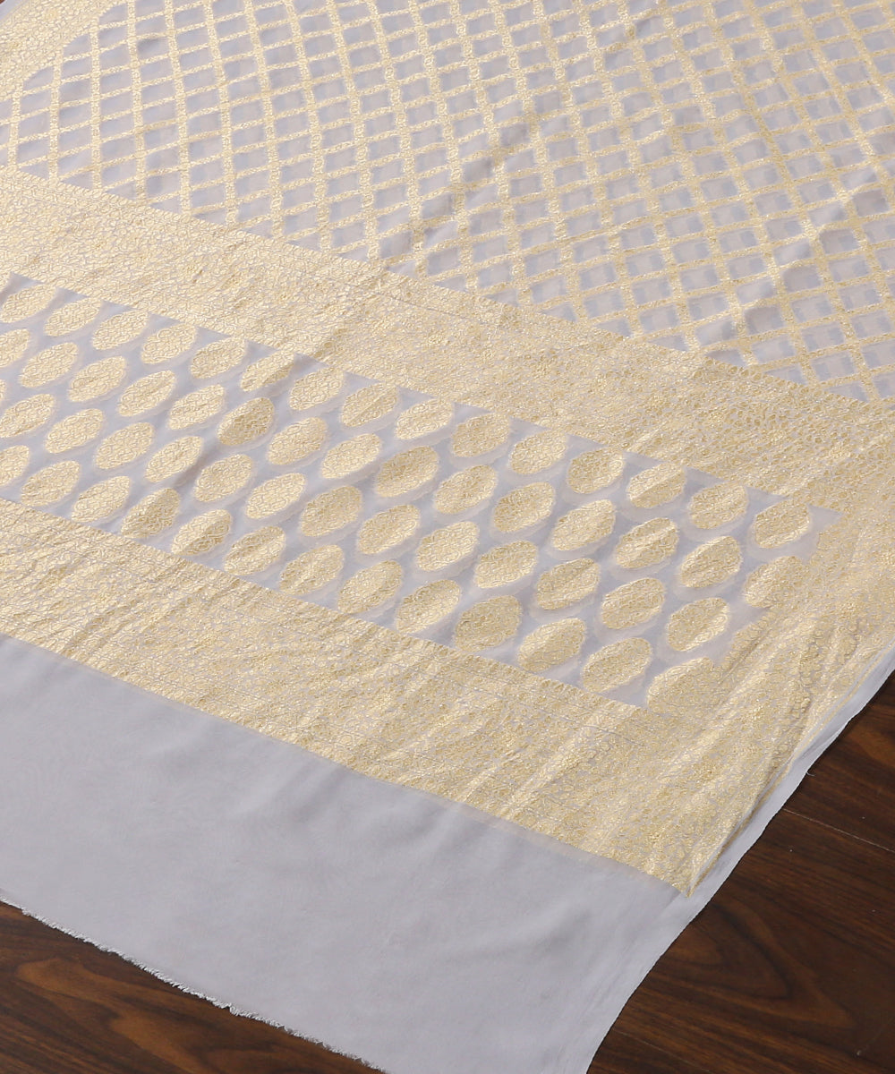 Handloom_Dust_Grey_Pure_Georgette_Banarasi_Bandhej_Dupatta_With_Cutwork_Jaal_WeaverStory_03