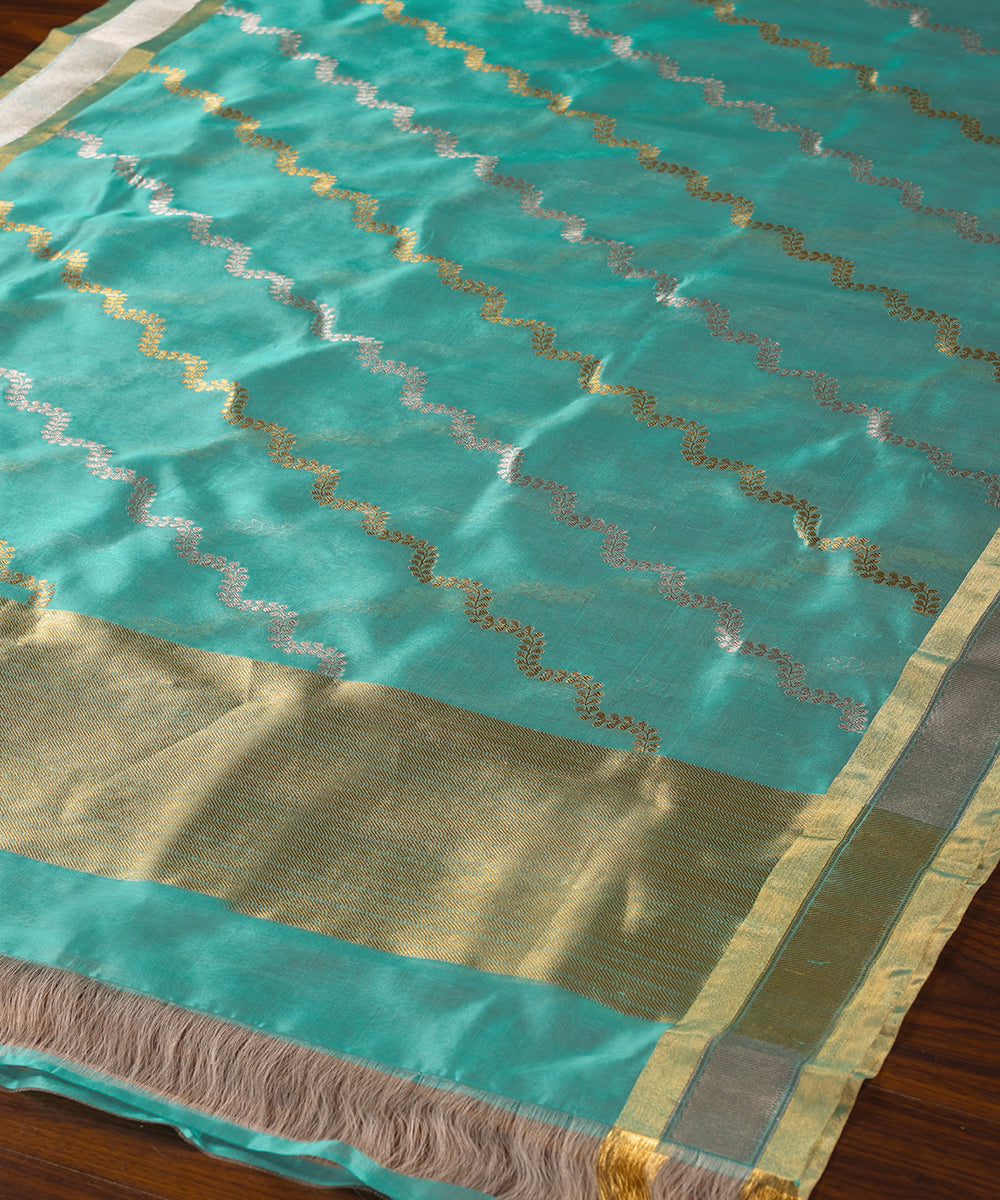 Handloom_Sky_Blue_Pure_Chanderi_Silk_Dupatta_With_Three_Flower_Meena_Booti_WeaverStory_03