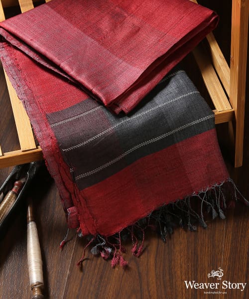 Handloom_Maroon_And_Red_Pure_Tussar_Silk_Dupatta_With_Gradient_Hues_WeaverStory_01