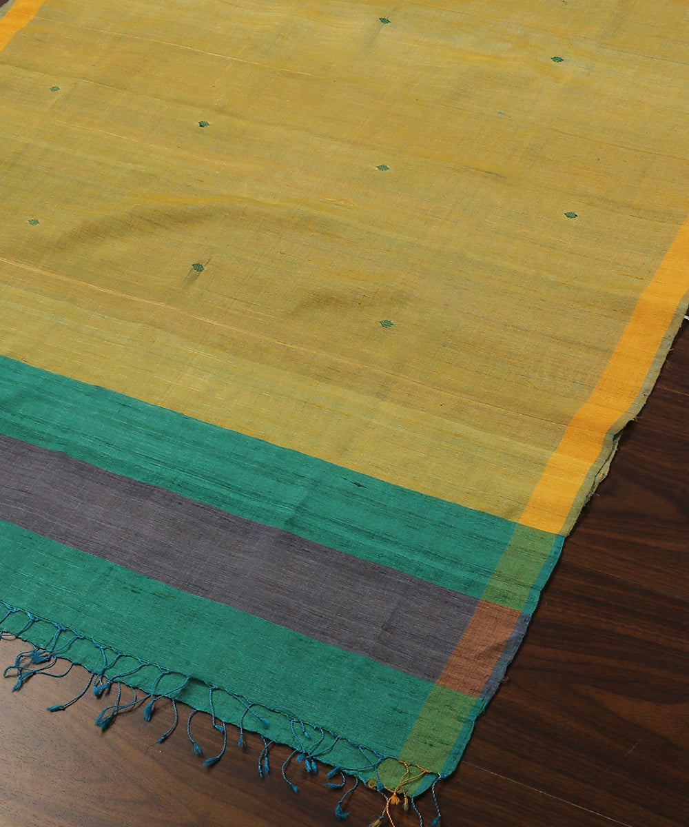 Handloom_Olive_Pure_Tussar_Silk_Dupatta_With_Diamond_Booti_And_Teal_Pallu_Border_WeaverStory_03