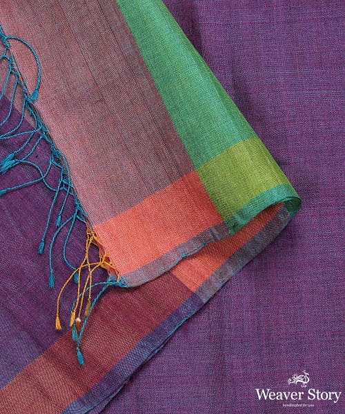 Purple_Handloom_Pure_Tussar_Silk_Dupatta_With_Diamond_Booti_And_Green_Pallu_Border_WeaverStory_04