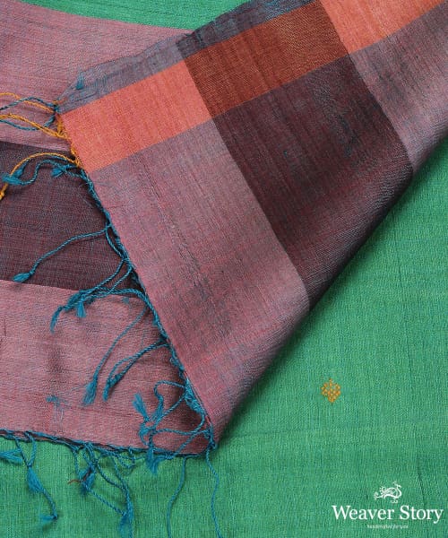 Green_Handloom_Pure_Tussar_Silk_Dupatta_With_Diamond_Booti_And_Olive_Green_Border_WeaverStory_04