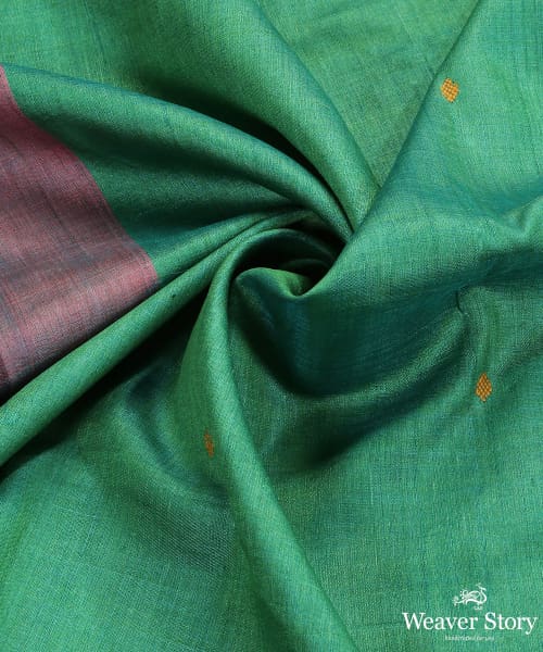 Green_Handloom_Pure_Tussar_Silk_Dupatta_With_Diamond_Booti_And_Olive_Green_Border_WeaverStory_05