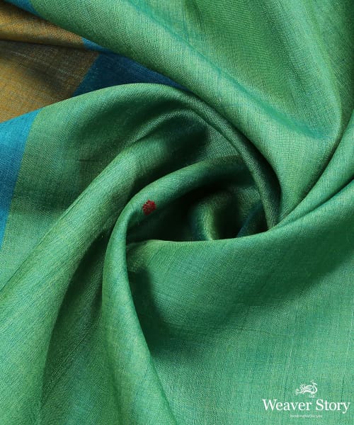 Green_Handloom_Pure_Tussar_Silk_Dupatta_With_Diamond_Booti_And_Mustard_Border_WeaverStory_05