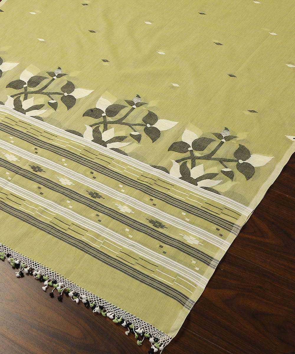 Green_Handloom_Pure_Malmal_Dhakai_Jamdani_Dupatta_WeaverStory_03