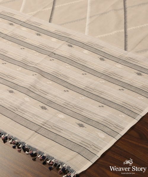 Light_Peach_Handloom_Pure_Malmal_Dhakai_Jamdani_Dupatta_WeaverStory_03