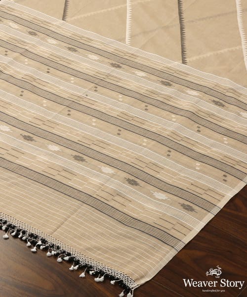 Beige_Handloom_Pure_Malmal_Dhakai_Jamdani_Dupatta_WeaverStory_03