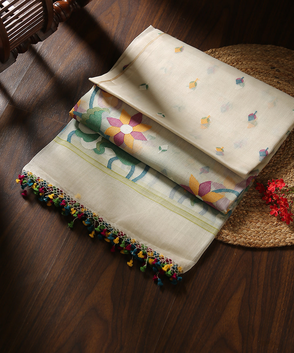 Khadi_Pure_Muslin_Dhakai_Jamdani_Dupatta_With_Lotus_Motifs_WeaverStory_01