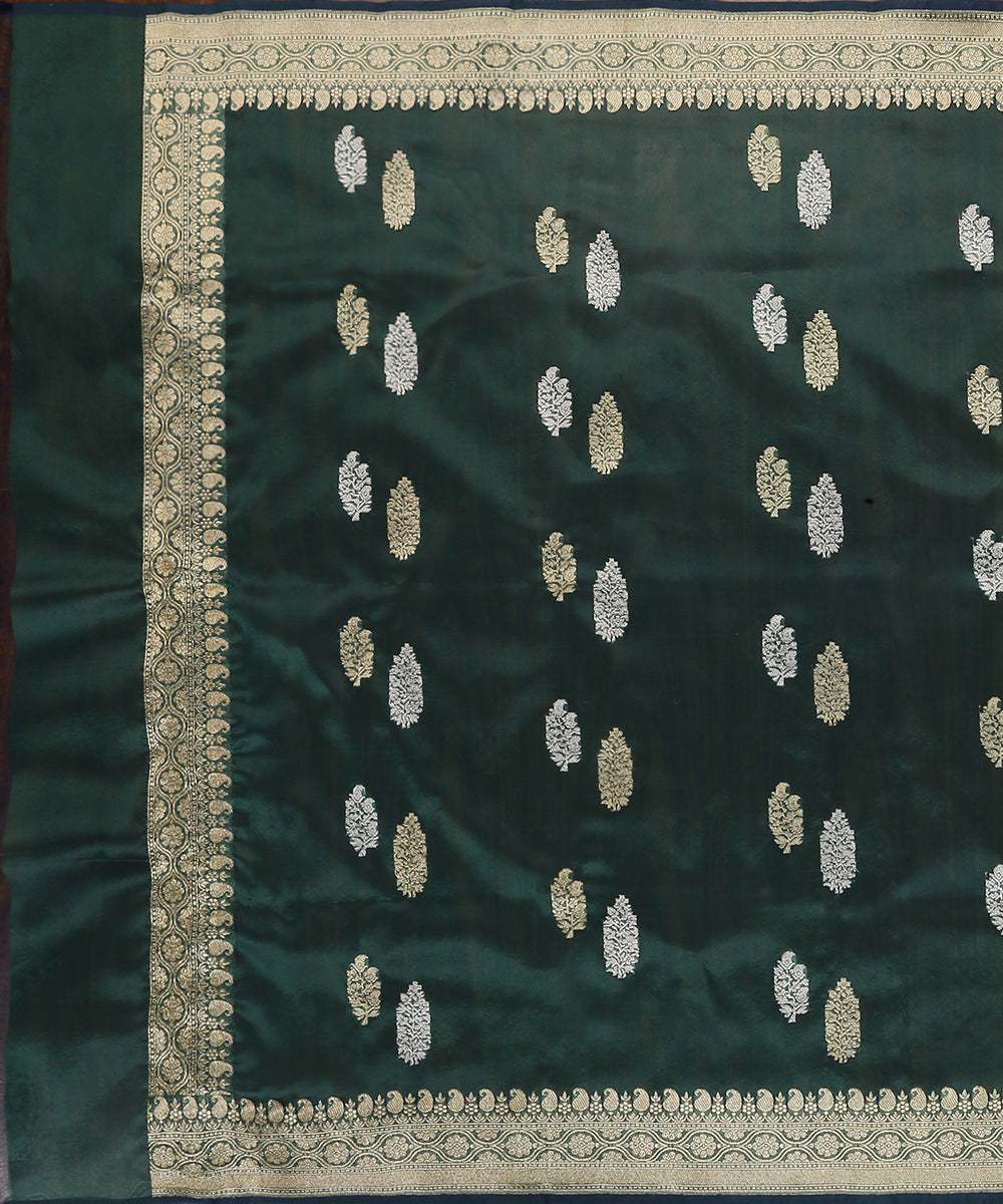 Bottle_Green_Handloom_Pure_Kora_Silk_Banarasi_Dupatta_With_Silver_And_Gold_Kadhwa_Booti_WeaverStory_02