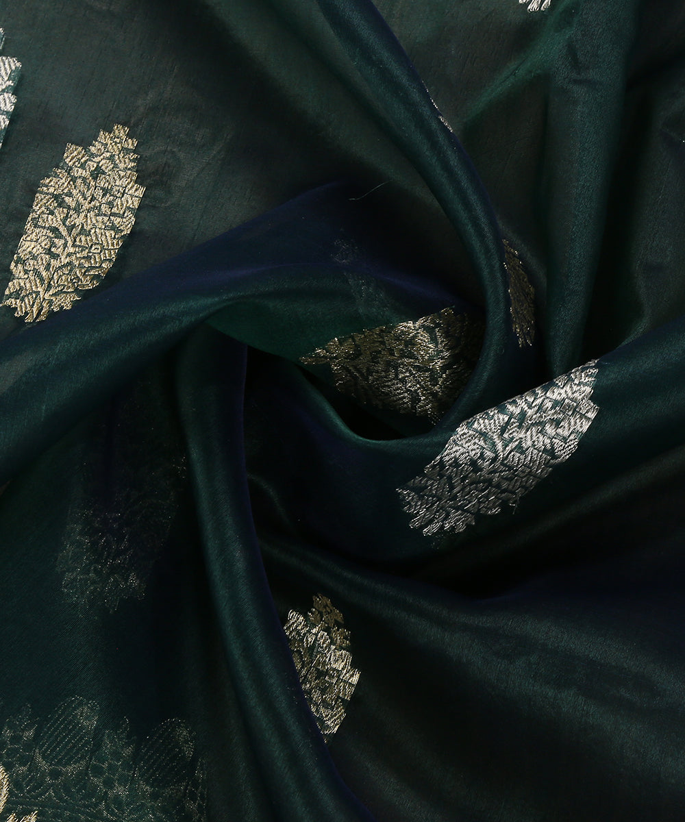 Bottle_Green_Handloom_Pure_Kora_Silk_Banarasi_Dupatta_With_Silver_And_Gold_Kadhwa_Booti_WeaverStory_04