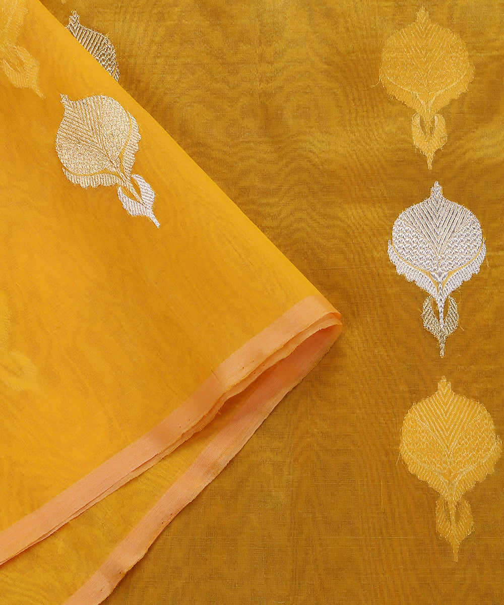 Handloom_Mustard_Pure_Kora_Silk_Banarasi_Dupatta_With_Silver_And_Gold_Kadhwa_Booti_WeaverStory_04