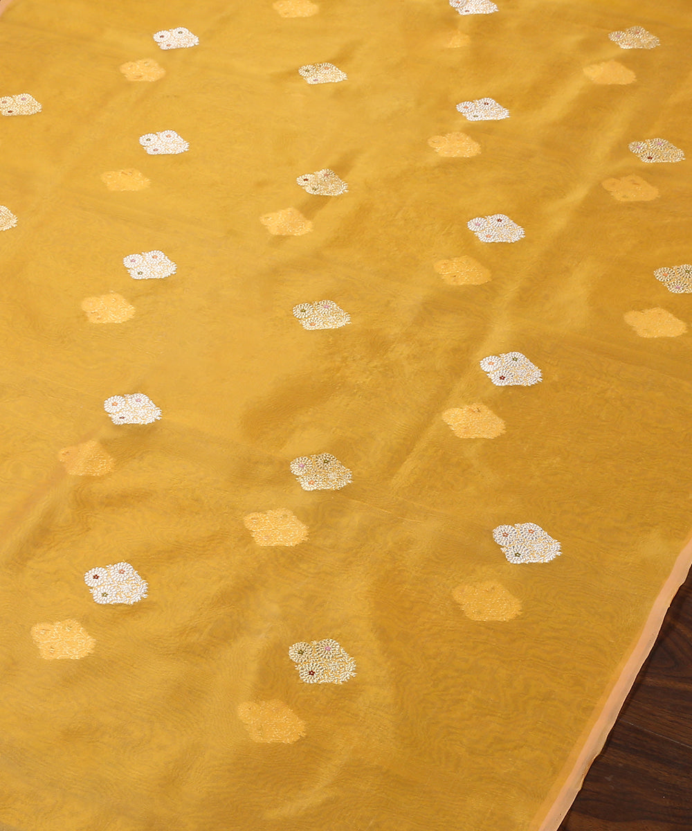 Mustard_Handloom_Pure_Kora_Silk_Banarasi_Dupatta_With_Gold_And_Meena_Kadhwa_Booti_WeaverStory_03