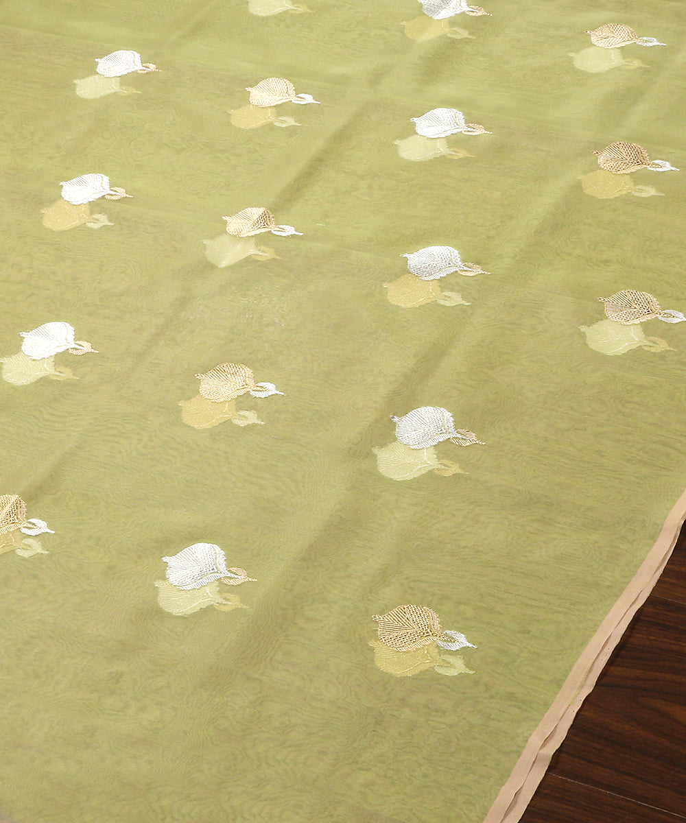 Handloom_Pastel_Mint_Green_Pure_Kora_Silk_Banarasi_Dupatta_With_Silver_And_Gold_Kadhwa_Booti_Without_Border_WeaverStory_03